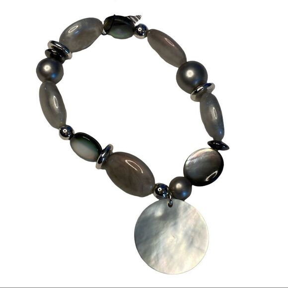 CHICO’S Valia Black, Silver and Gray MOP Stretch Bracelet - Picture 3 of 4